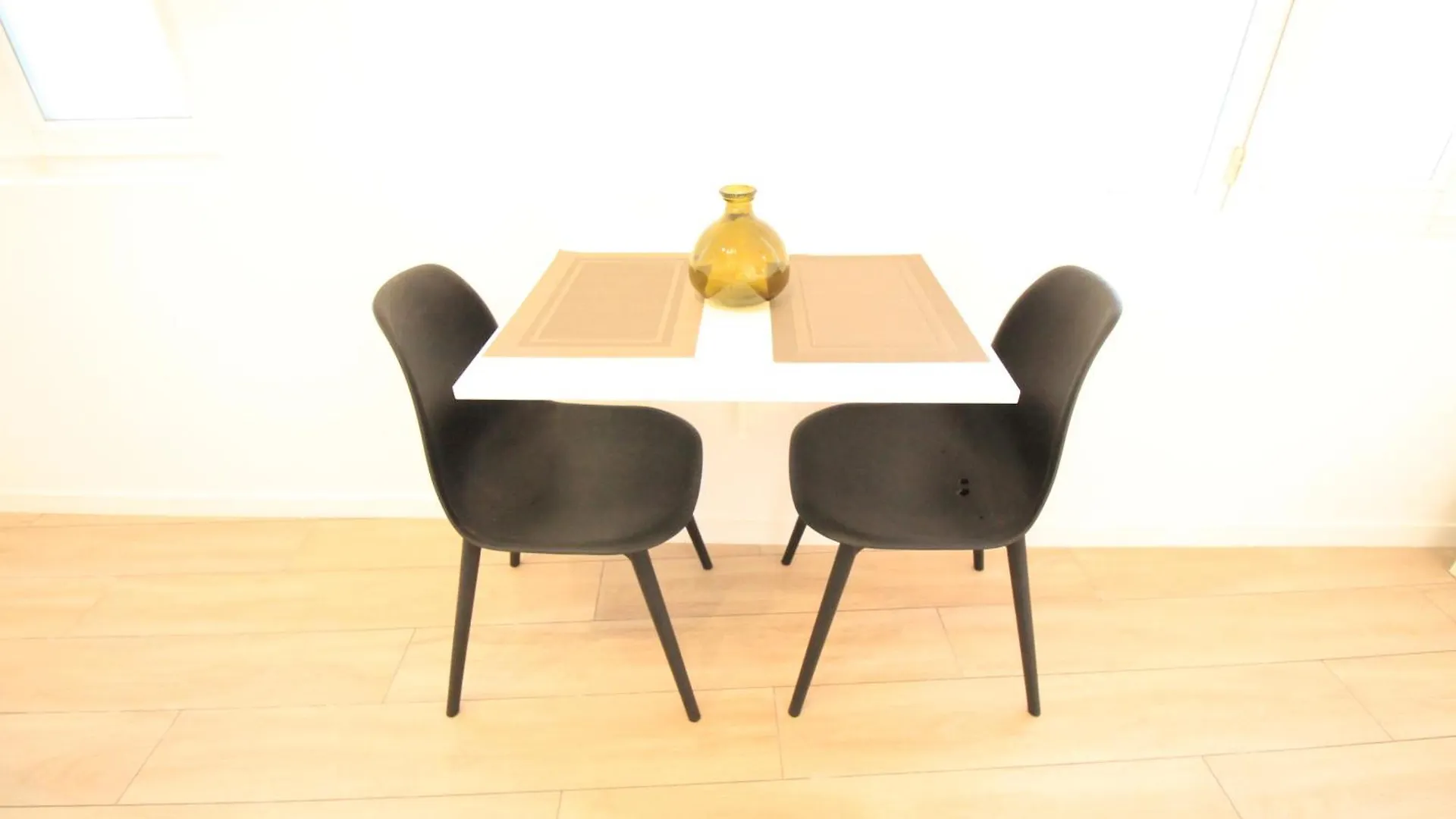 Apartment Disponible - Appartement Entier - Matelas Emma - Rer B Laplace, 5Mn Paris - 2 Pers - Parking Rue Gratuit - Tout Equipe - Rdc - 1 Arcueil