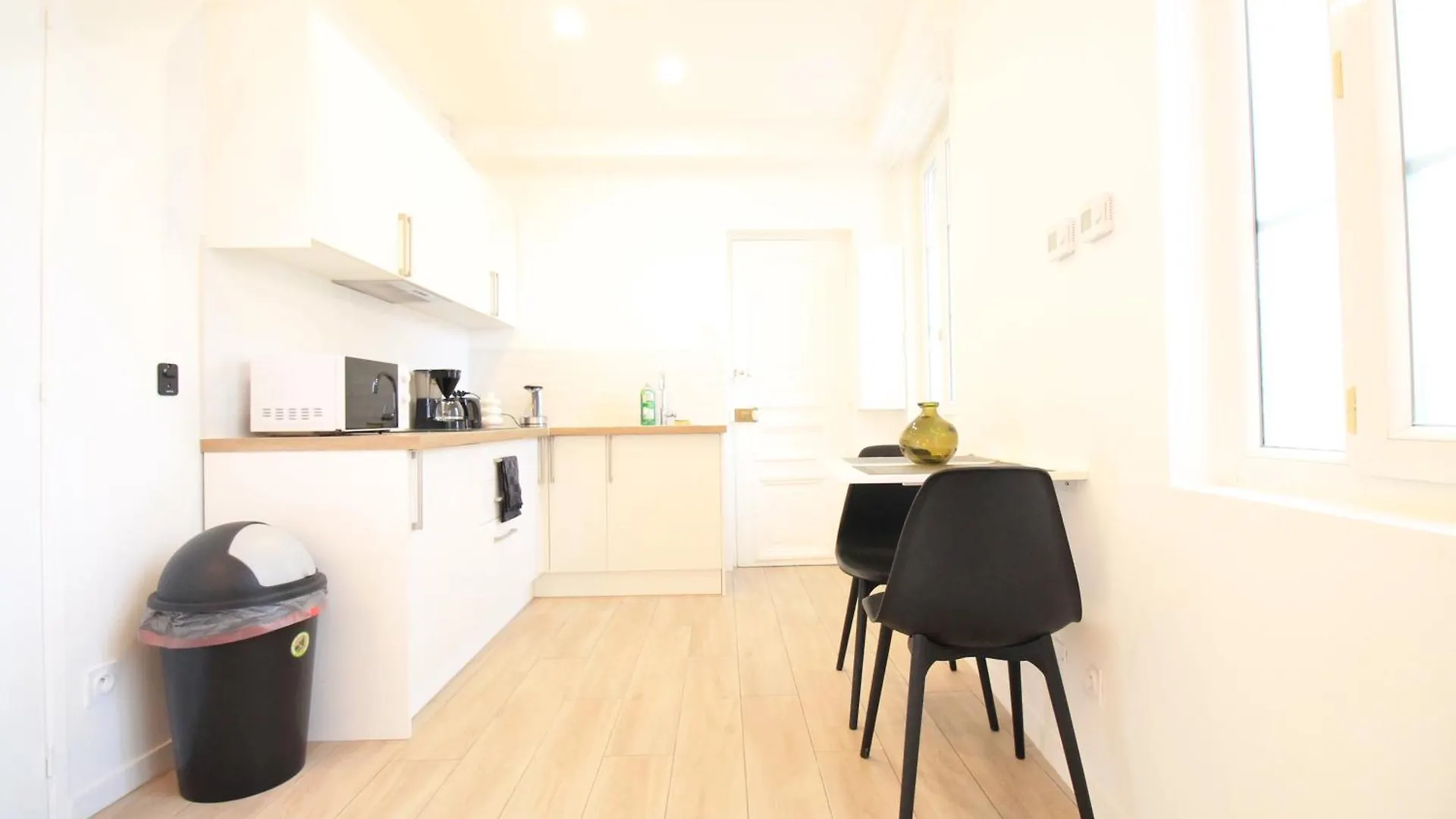 Disponible - Appartement Entier - Matelas Emma - Rer B Laplace, 5Mn Paris - 2 Pers - Parking Rue Gratuit - Tout Equipe - Rdc - 1 Arcueil France