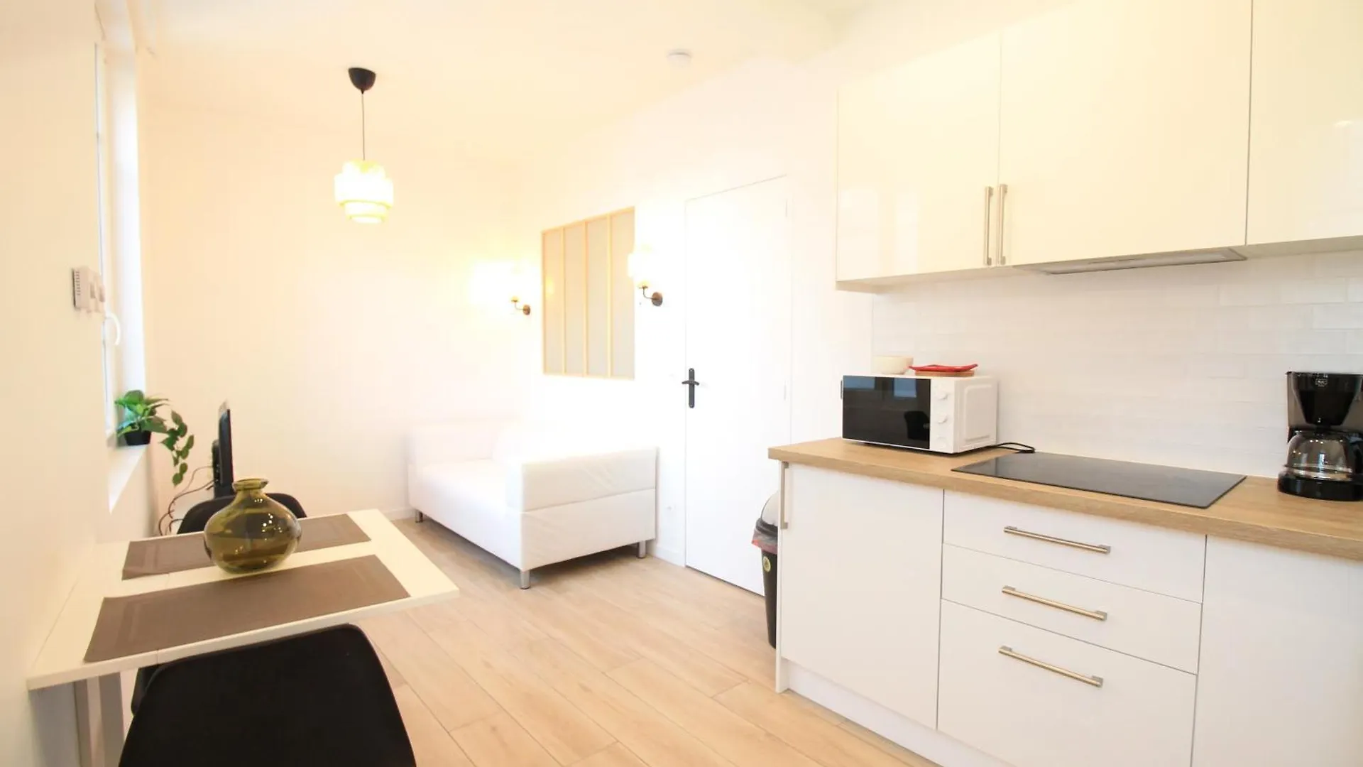 Disponible - Appartement Entier - Matelas Emma - Rer B Laplace, 5Mn Paris - 2 Pers - Parking Rue Gratuit - Tout Equipe - Rdc - 1 Arcueil